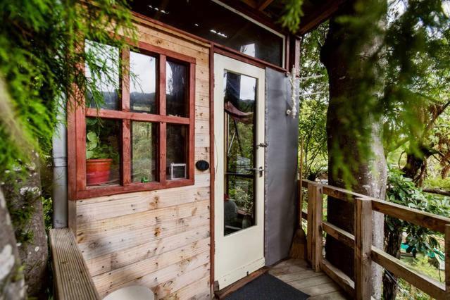 Hotel The Treehut At The Rabbithole, Upper Hutt Akatarawa Exterior foto