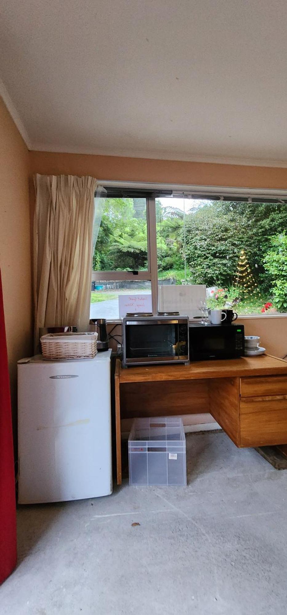 Hotel The Treehut At The Rabbithole, Upper Hutt Akatarawa Exterior foto